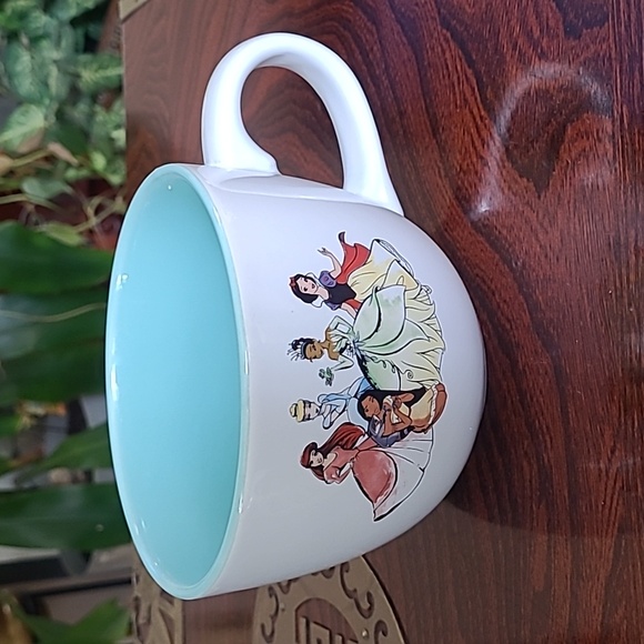 👑Disney Princess Mug - Picture 2 of 5